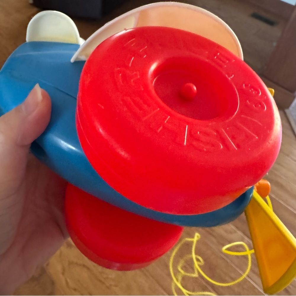 Vintage 1980 Fisher Price Pull Behind Plane Airplane Toy with Pull String Pilot - Picture 7 of 8